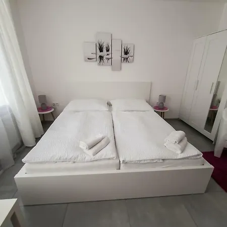 Rezidence Cerny Medved Guest house Znojmo